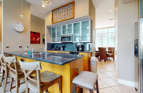 South Padre Island Condominio | Complejo frente al mar w / privado jacuzzi, piscina compartida, sala de fitness, sala de juegos!