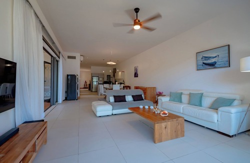 Belle Mare Apartamento | Beachfront chic retreat