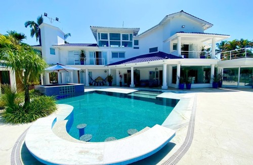 Caraguatatuba Casa | Condominio frente al mar Costa Verde Tabatinga Caraguatatuba - Con equipo diario