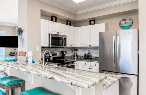 El Centro Beach Condominio | Beachfront condo in Panama City Beach! Beautiful Views! Come escape and relax!