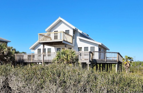Plantation Cabaña | Beachfront - Community Pool/Pickleball Access!