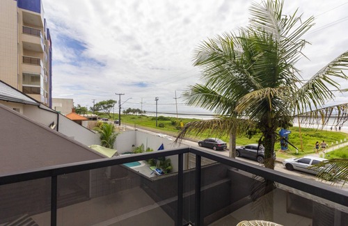 Matinhos Apartamento | Beachfront comfort with balconies and barbecue for families (6 people) and pets