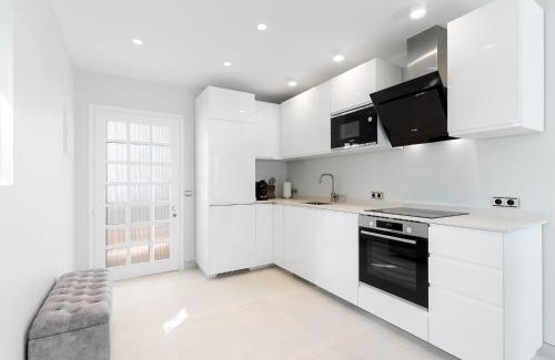 Nikki Beach Apartamento | Beachfront Complex Jardines de las Golondrinas Elviria