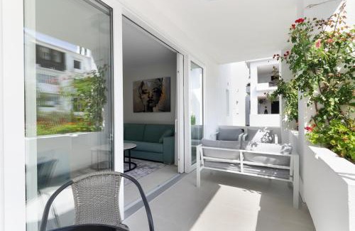 Nikki Beach Apartamento | Beachfront Complex Jardines de las Golondrinas Elviria