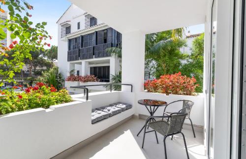 Nikki Beach Apartamento | Beachfront Complex Jardines de las Golondrinas Elviria