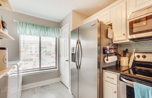 Oceanmarsh Subdivision Condominio | Beachfront Condo w/ 3 Pools on St Helena Island!