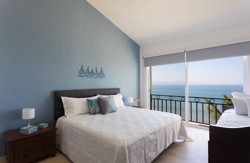 Flamingos Apartamento | Beachfront condo in Flamingos Beach Club