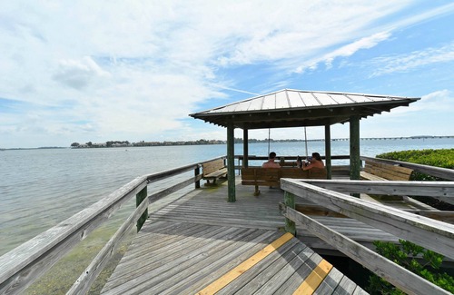 Bradenton Beach Condominio | Beachfront condo with gorgeous view of the gulf.