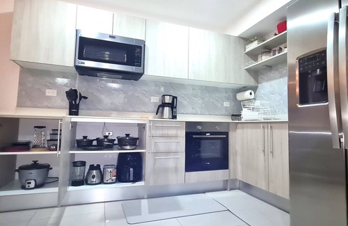 Punta Leona Apartamento | Beachfront condo-16th floor with stunning forest view. Steps to the sea.