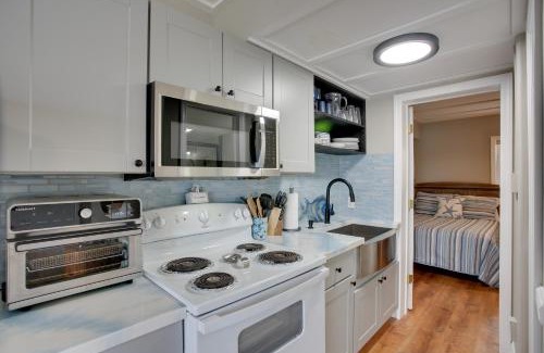 Wildwood Crest Apartamento | Beachfront Condo in Wildwood Crest with Pool Access!
