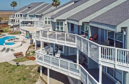 Port Aransas Apartamento | Beachfront Condo in Port Aransas Pets Stay Free