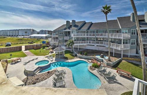 Port Aransas Apartamento | Beachfront Condo in Port Aransas Pets Stay Free