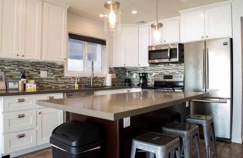 Seal Beach Condominio | Beachfront Condo | Location | Endless Views | Surf