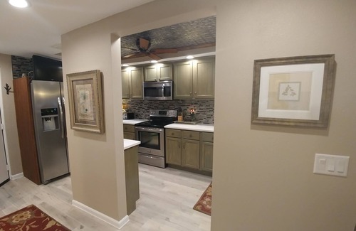 Holmes Beach Condominio | HERMOSAS PLAYAS BLANCAS - ¡UNIDAD RECIENTEMENTE REMODELADA!
