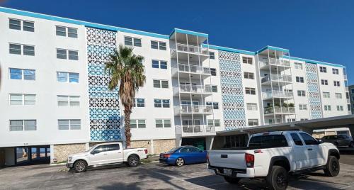 South Patrick Shores Apartamento | Beachfront Condo, Ocean Views, Near Patrick SFB