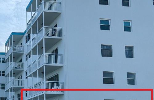 South Patrick Shores Apartamento | Beachfront Condo, Ocean Views, Near Patrick SFB