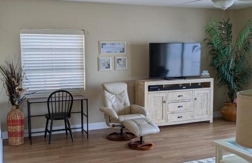 South Patrick Shores Apartamento | Beachfront Condo, Ocean Views, Near Patrick SFB
