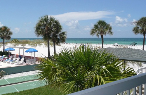 Belle Vista Condominio | Beachfront Condo with Private Balcony - Beachfront Resort- Pool - Kitchen