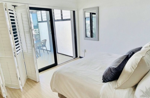 Big Bay Apartamento | Beachfront Condo