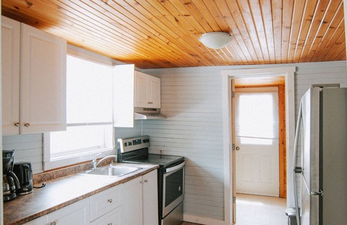 Wasaga Beach Cabaña | SANDPIPER BEACH RESORT - Cottage # 7