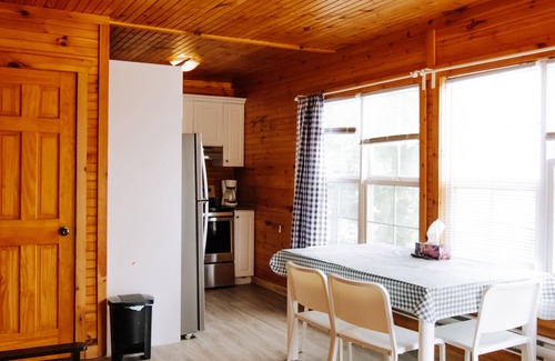 Wasaga Beach Cabaña | SANDPIPER BEACH RESORT - Cottage # 2