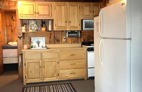Lochmere Cabaña | Lago Winnisquam - Waterfront Beach Cottage