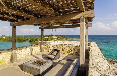 Xpu-Ha Villa | Casa Kira es una casa de lujo en frente al mar.