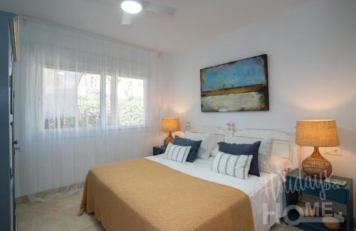 Nikki Beach Apartamento | Beachfront Elviria II,Sea views, lovely terrace and pool