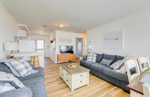 Indian Beach Casa | Beachfront Emerald Isle Vacation Rental with Deck!