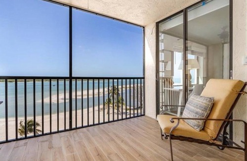 South Island Apartamento | Beachfront Escape - Two Bedroom Apartment, Sleeps 5