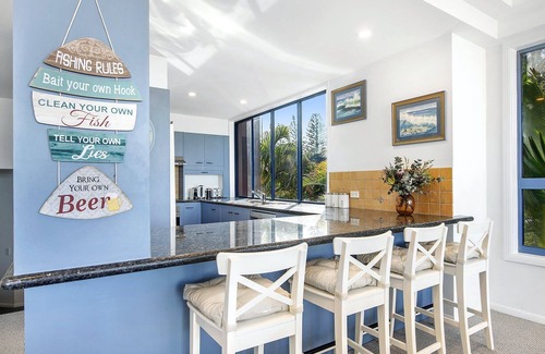 Mermaid Beach Casa | Beachfront Escape (Ocean Views)