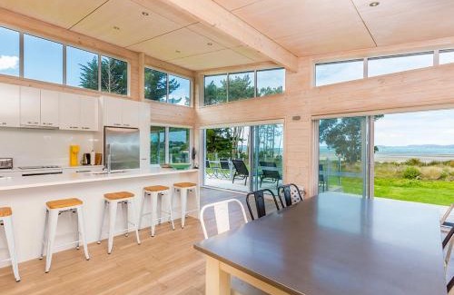 Snells Beach Casa | Beachfront Escape - Snells Beach Holiday Home