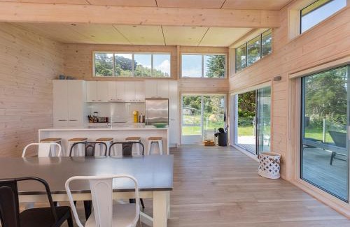 Snells Beach Casa | Beachfront Escape - Snells Beach Holiday Home