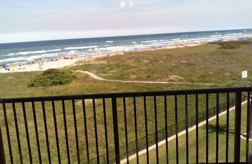 South Padre Island Condominio | BEACHFRONT....FRONT ROW..GREAT DEAL..3 POOLS.....4 TENNIS COURTS