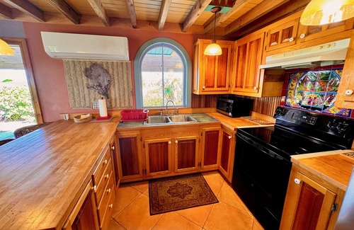Deadmans Cay Casa | Beachfront family home steps from the perfect secluded ocean beach.