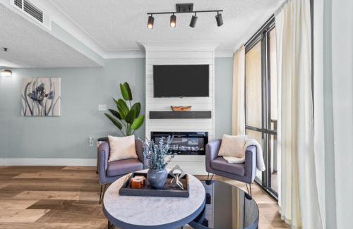 Myrtle Beach Casa | Beachfront Fireplace Downtown Hot Tub King Bed