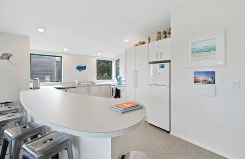 Waikanae Cabaña | Escapada frente al mar - Waikanae Beach Holiday Home