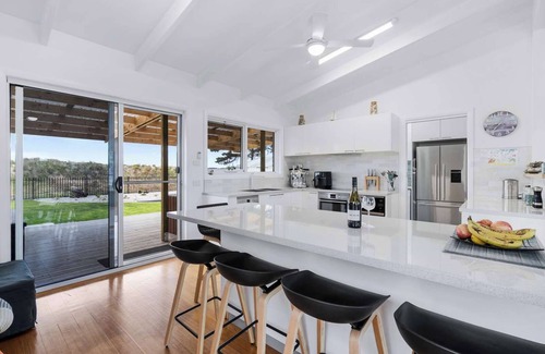 Lauderdale Casa | Beachfront Getaway with Modern Amenities & Comfort.