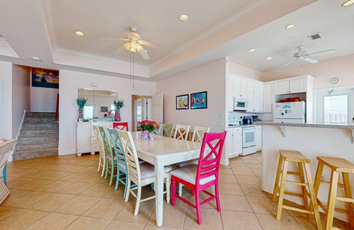Surf Side Shores Casa | Beachfront getaway with great deck, incredible Gulf views, AC, & WiFi
