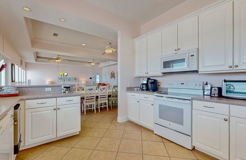 Surf Side Shores Casa | Beachfront getaway with great deck, incredible Gulf views, AC, & WiFi