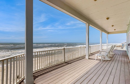 Surf Side Shores Casa | Beachfront getaway with great deck, incredible Gulf views, AC, & WiFi