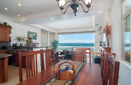 Imperial Beach Casa | Frente a la playa: hermosa casa de 4 dormitorios