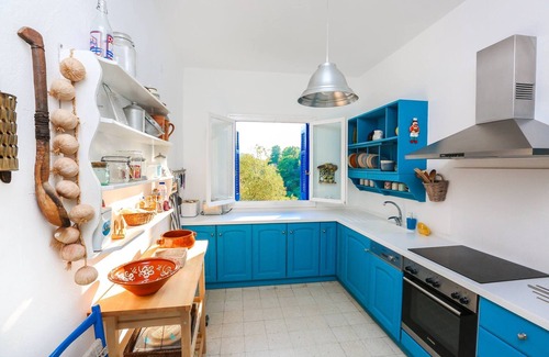 Katsarou Villa | Villa griega frente al mar en Skiathos con playa de arena semi privada