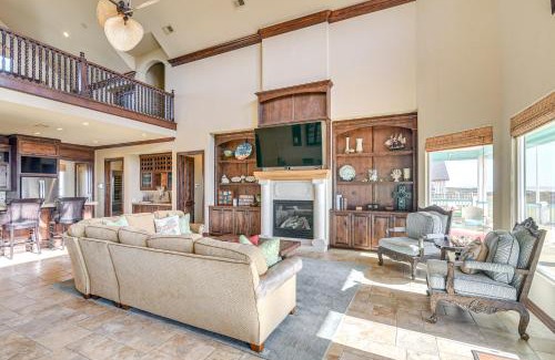 Crystal Beach Casa | Beachfront Group Getaway on Bolivar Peninsula