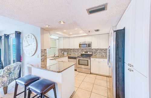 North Redington Beach Condominio | Unidad 601: Mejor precio para una unidad de piso superior de tres habitaciones.