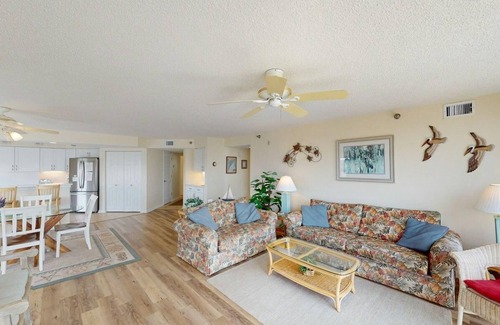 Litchfield by the Sea Condominio | Beachfront Haven 2BR Retreat Litchfield By the Sea