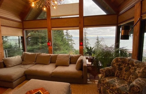Courtenay Casa | Beachfront Home, Family-Friendly