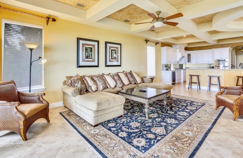 Treasure Island Casa | ☀Beachfront Home🐬Private Pool🏖️Beach Access from Backyard🍹Great Location!