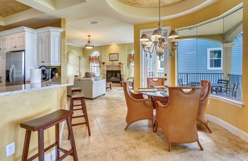 Treasure Island Casa | ☀Beachfront Home🐬Private Pool🏖️Beach Access from Backyard🍹Great Location!