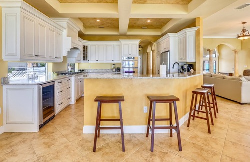 Treasure Island Casa | ☀Beachfront Home🐬Private Pool🏖️Beach Access from Backyard🍹Great Location!